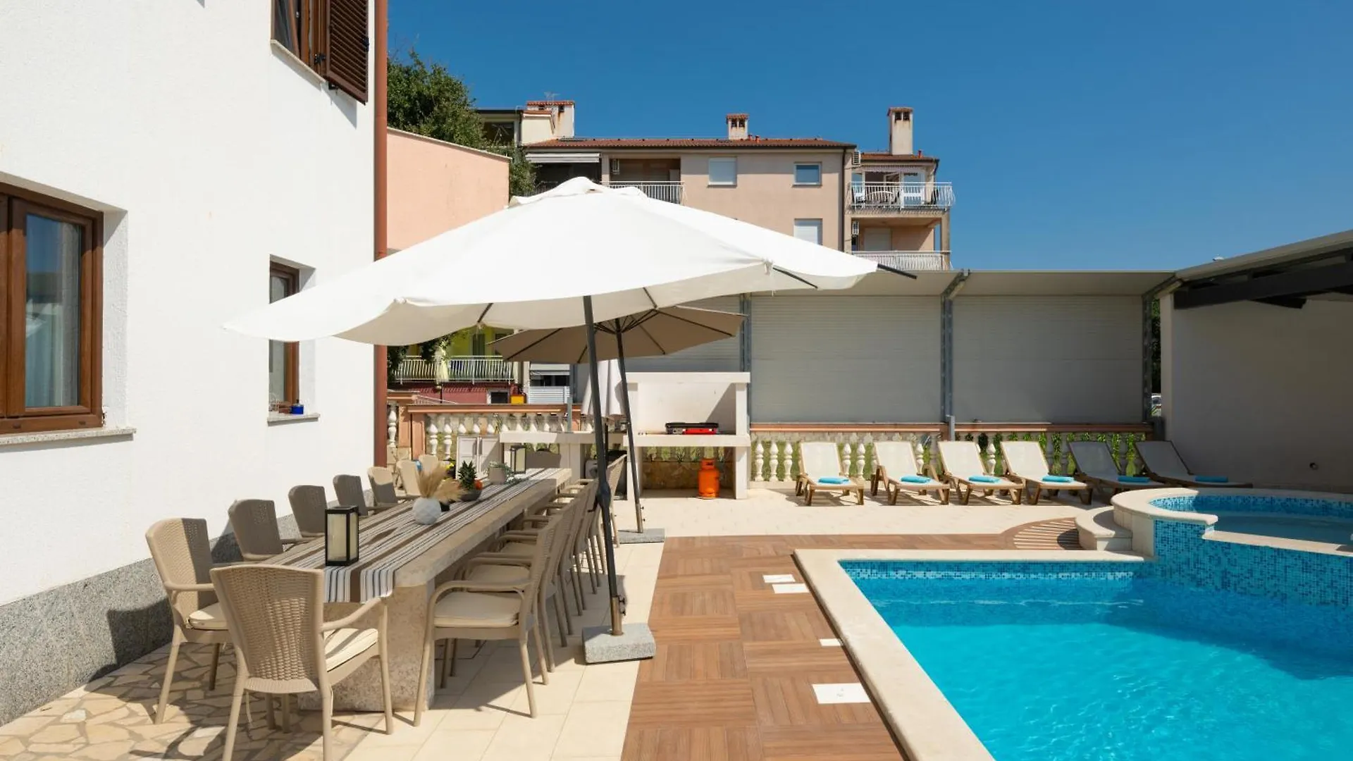 Villa Lealeana Pula 0*,  Croatia